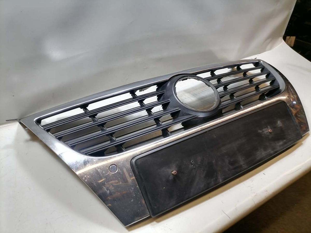 VW Passat 3C original K&uuml;hlergril f&uuml;r Fahrzeuge mit Parkhilfe PDC Bj.2009